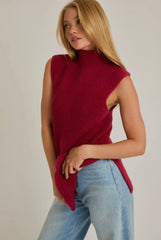 Le Lis sleeveless sweater top